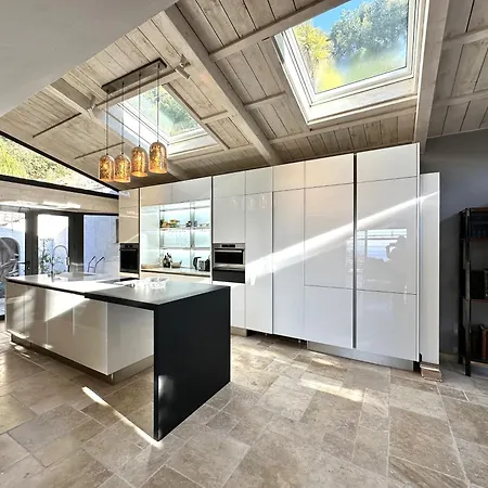 Villa Serena Climatisee Pour 8 Personnes Avec Piscine Privee Et Vue A *