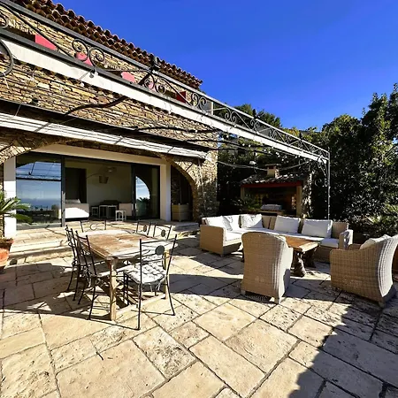Serena Climatisee Pour 8 Personnes Avec Piscine Privee Et Vue A Villa
